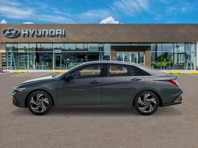 New 2026 Hyundai Elantra SEL Sport FWD image 3