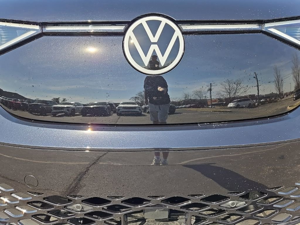 New 2025 Volkswagen ID. Buzz 1st Edition RWD image 7