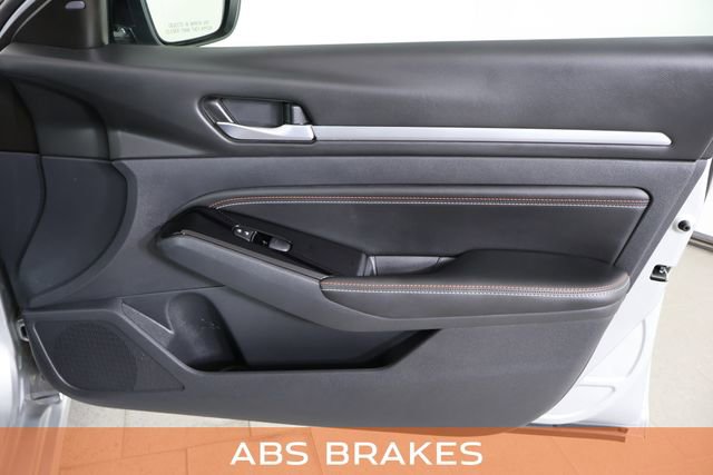 Used 2023 Nissan Altima 2.0 SR image 15