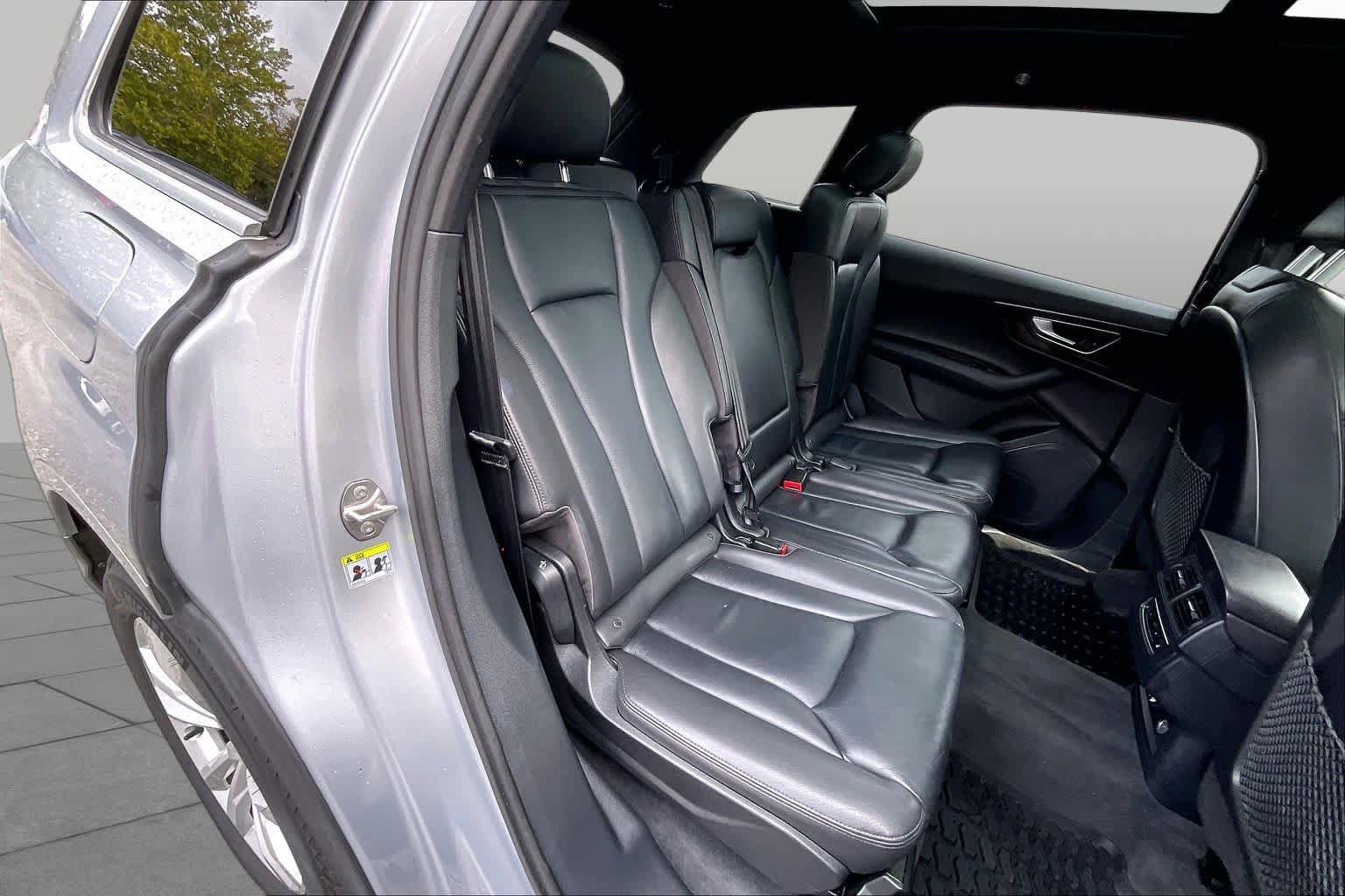 Used 2019 Audi Q7 3.0T Premium w/ Convenience Package AWD/4WD image 19