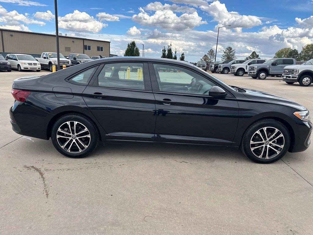 Used 2022 Volkswagen Jetta Sport FWD image 37
