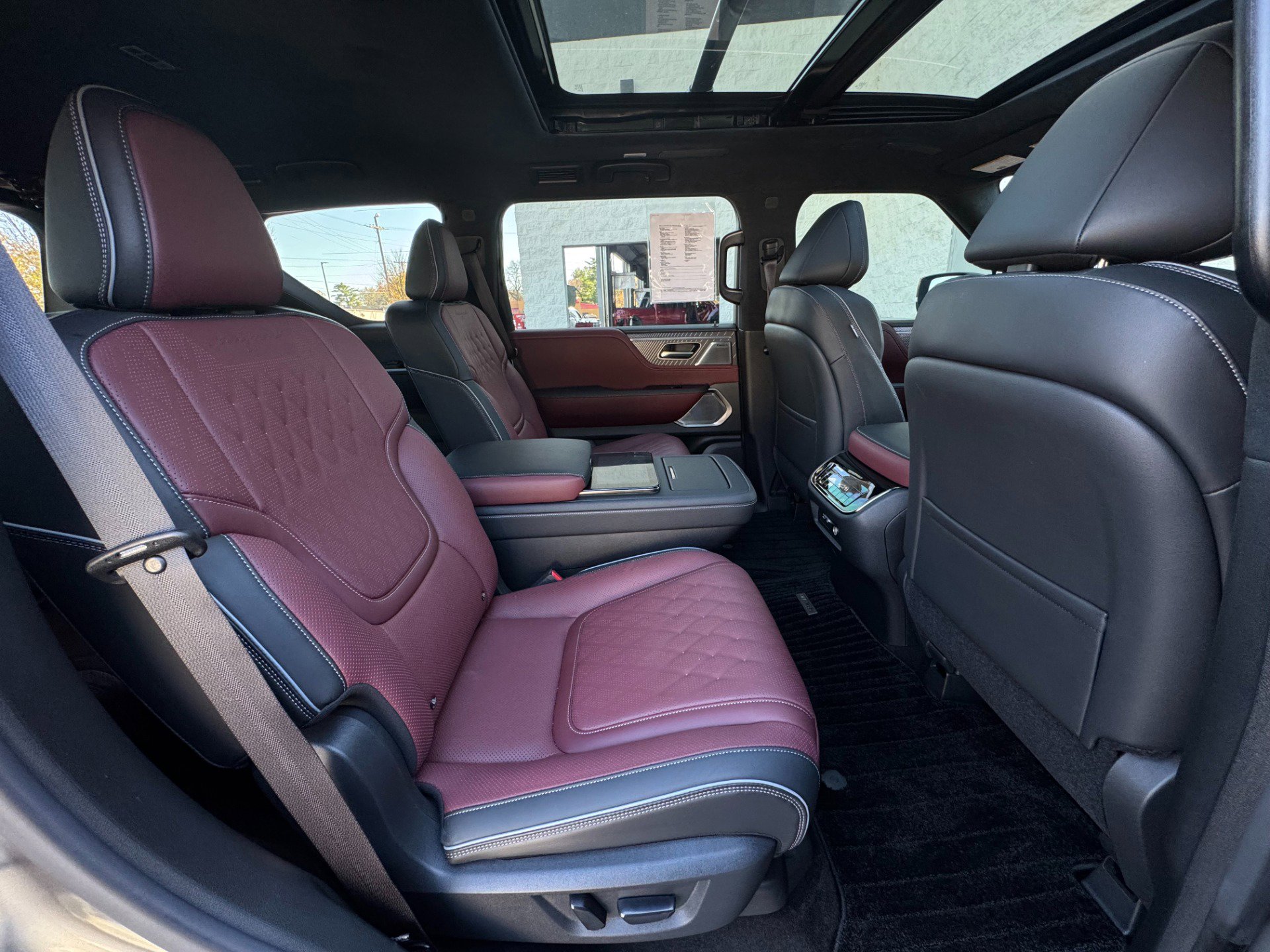 Used 2025 INFINITI QX80 Autograph w/ Autograph Exterior Package image 44