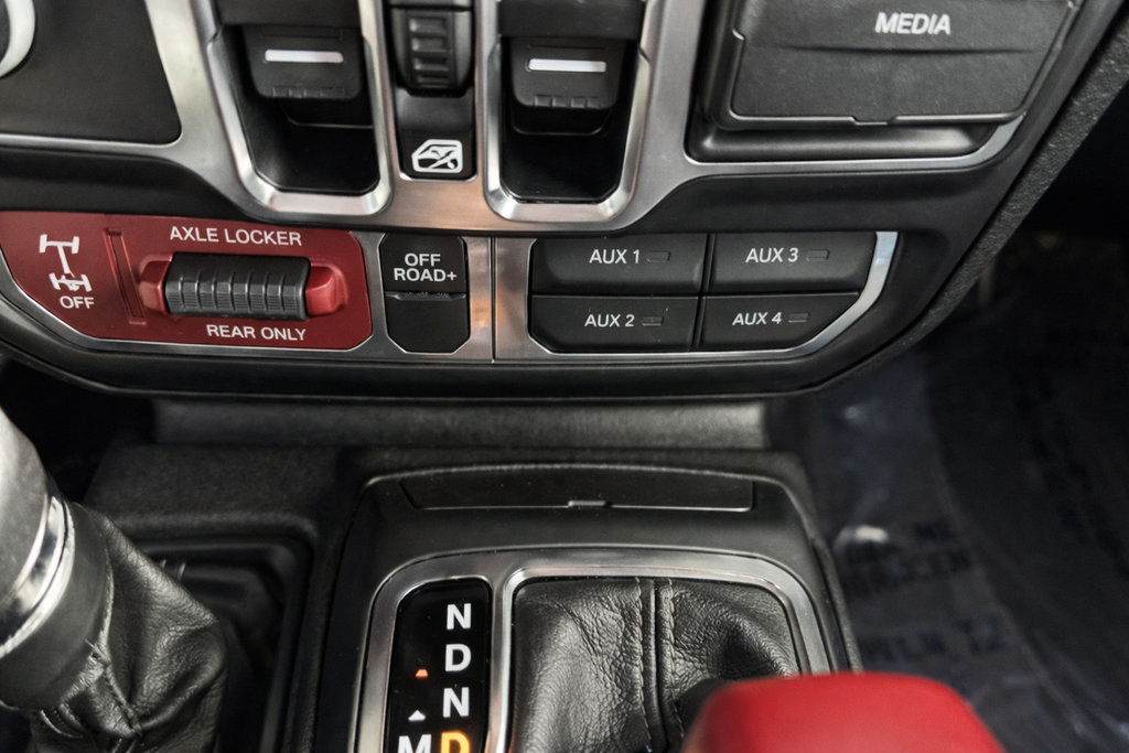 Used 2026 Jeep Gladiator Mojave AWD/4WD image 24