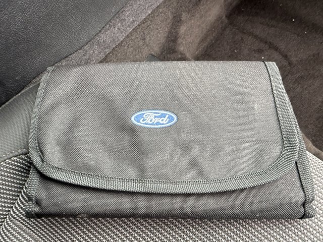 Used 2012 Ford Taurus SEL FWD image 32