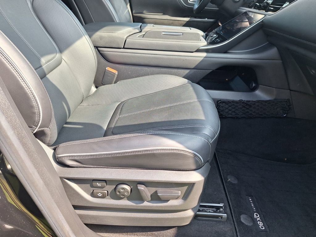 Used 2025 INFINITI QX80 Sensory w/ Exterior Package AWD/4WD image 29