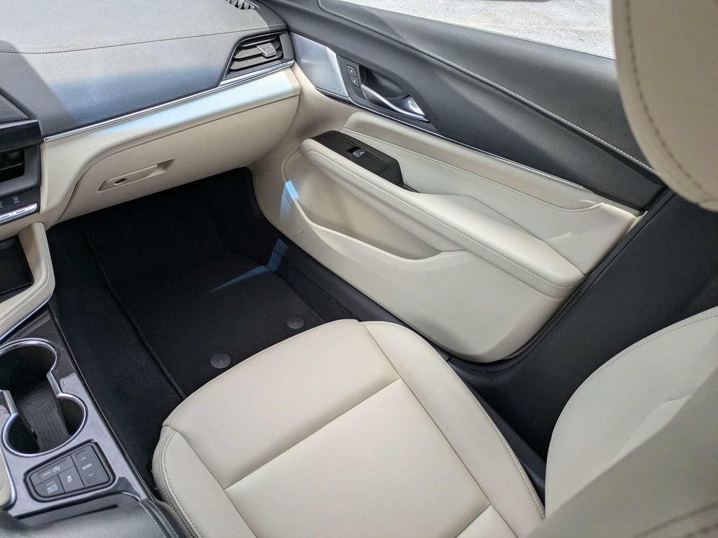 Certified 2024 Cadillac CT4 Luxury w/ Sun And Sound Package RWD image 17