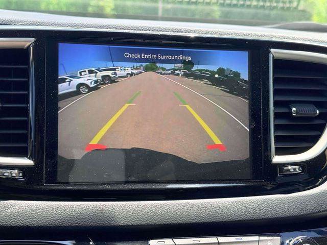 Certified 2023 Chrysler Pacifica Touring-L FWD image 27