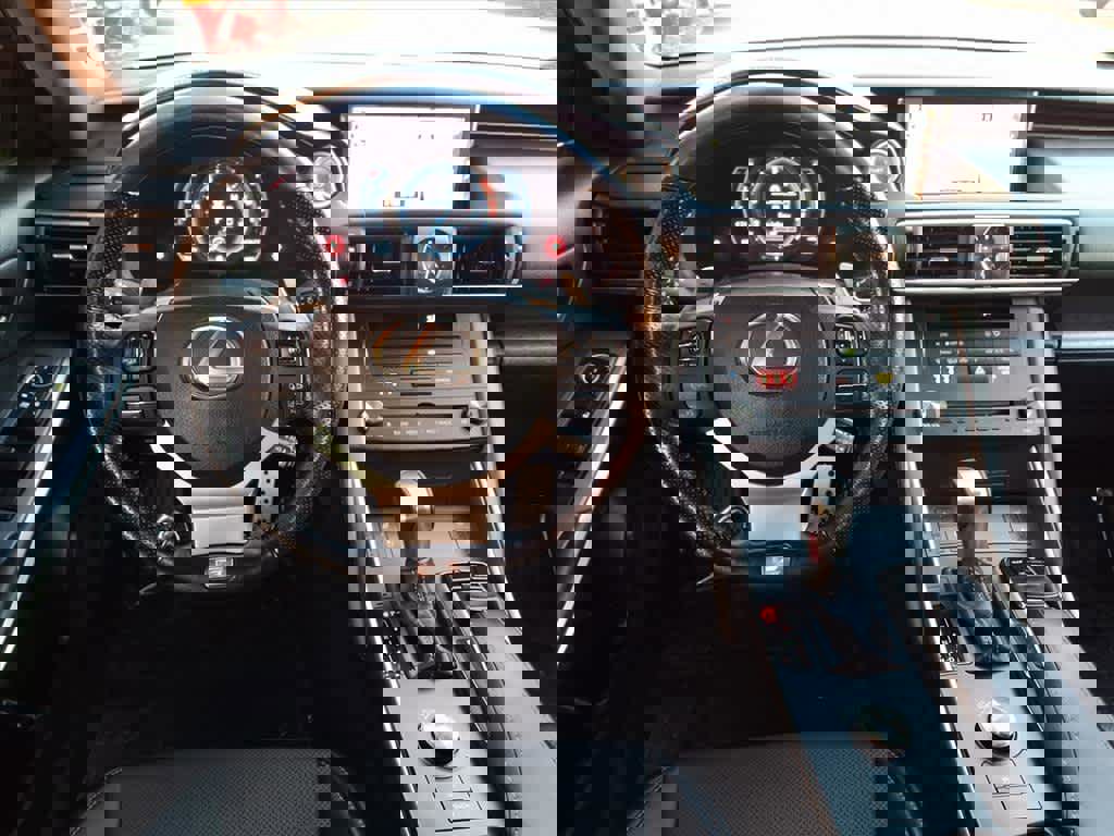 Used 2020 Lexus IS 300 F Sport image 8