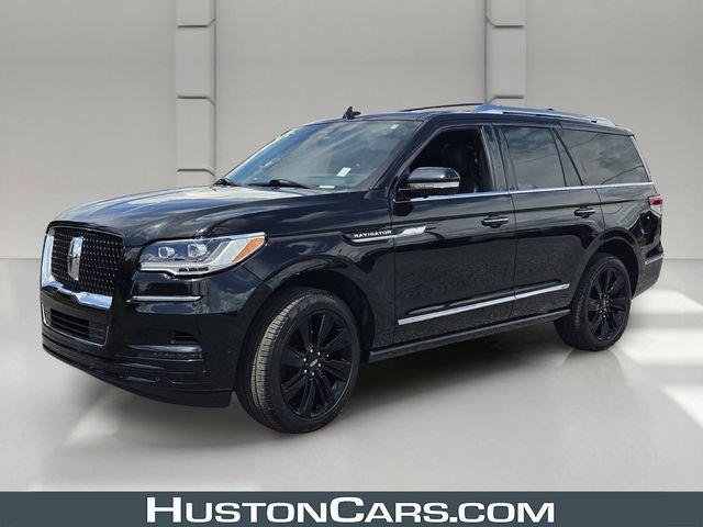 Used 2022 Lincoln Navigator Reserve RWD image 1
