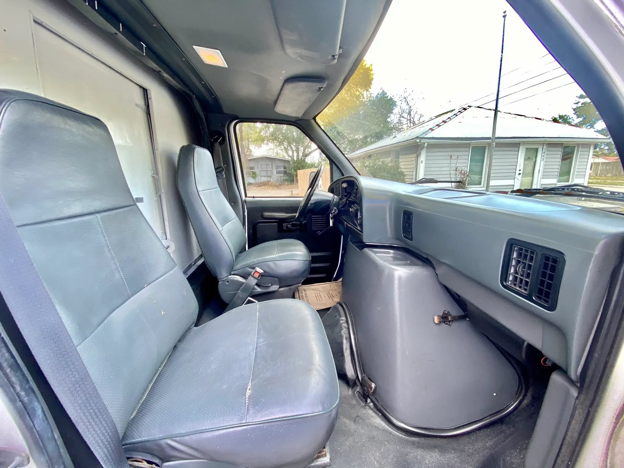 Used 1996 Ford E-350 and Econoline 350 RWD image 16