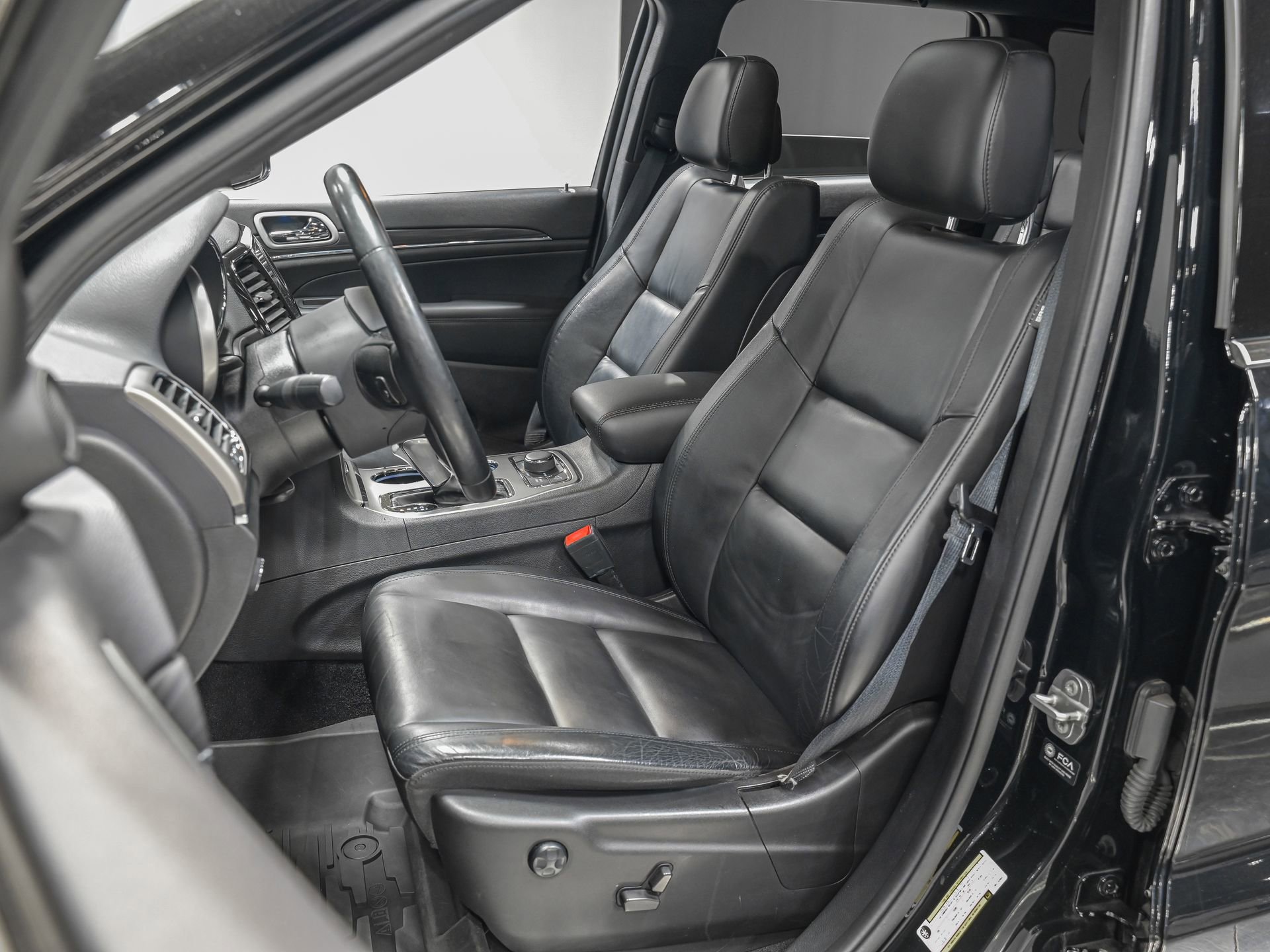 Used 2021 Jeep Grand Cherokee Limited image 16