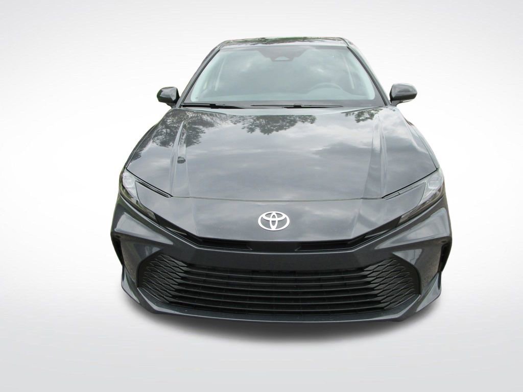 Used 2025 Toyota Camry LE image 4