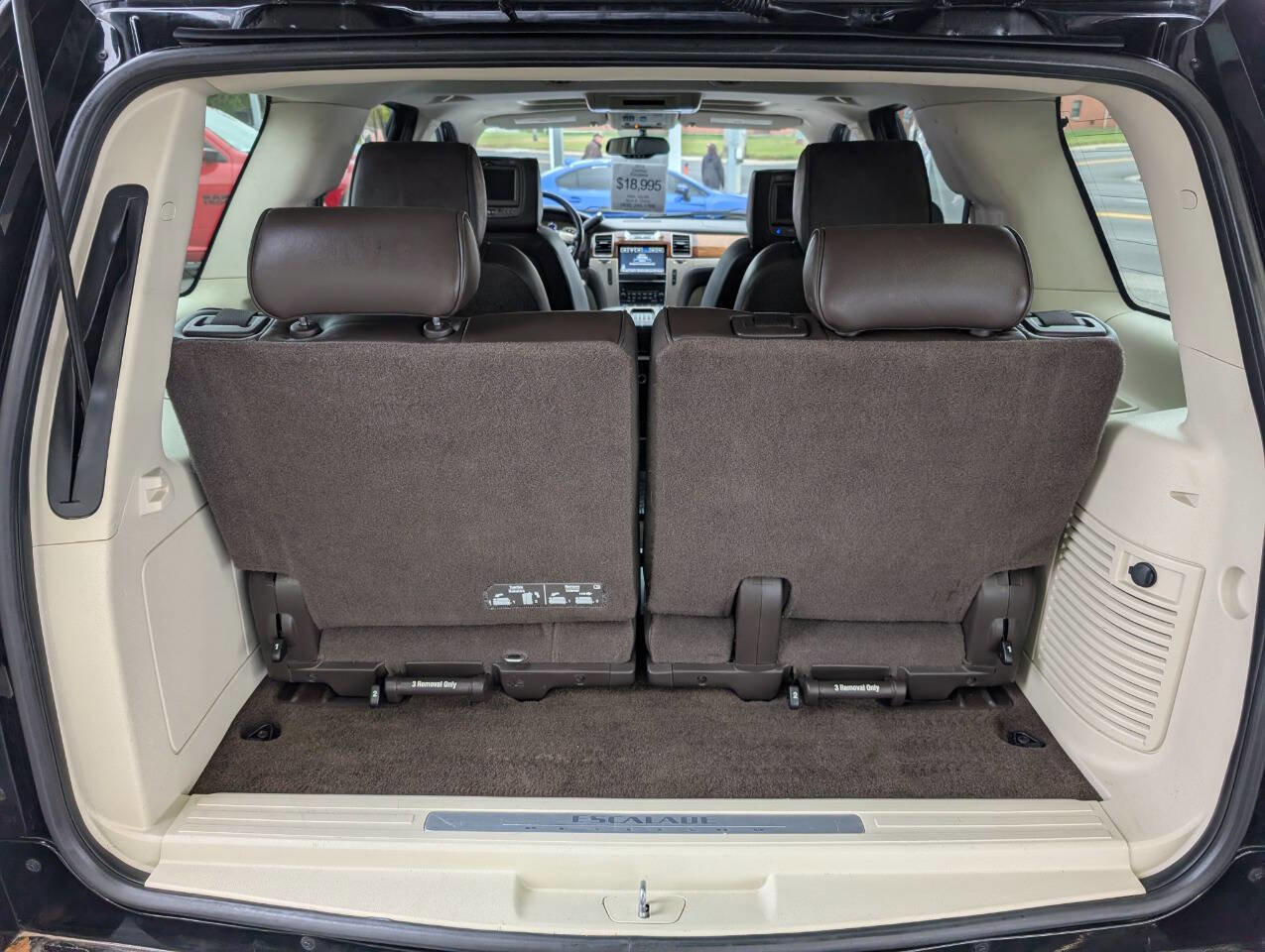 Used 2014 Cadillac Escalade Platinum image 15