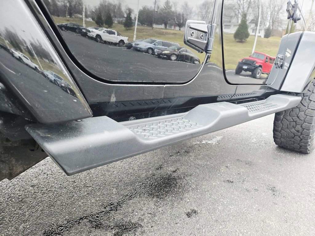 Used 2015 Jeep Wrangler Unlimited Sahara image 17