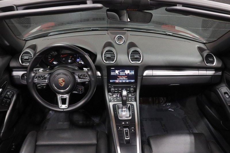 Used 2017 Porsche 718 Boxster RWD image 40