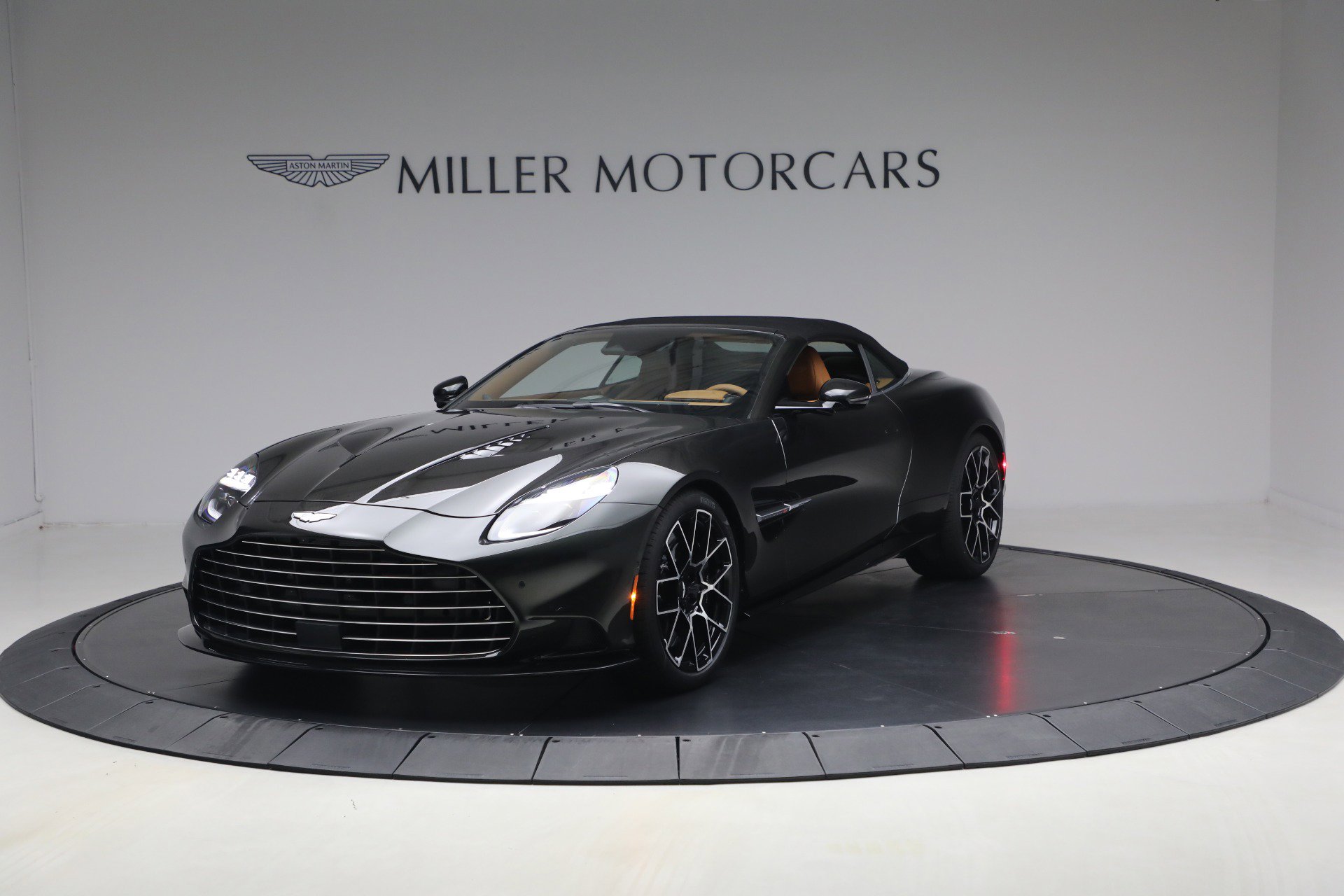 New 2026 Aston Martin Vanquish Volante image 13