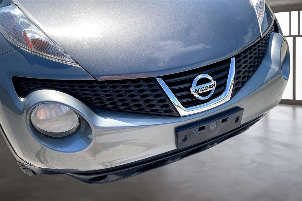 Used 2013 Nissan Juke S FWD image 28