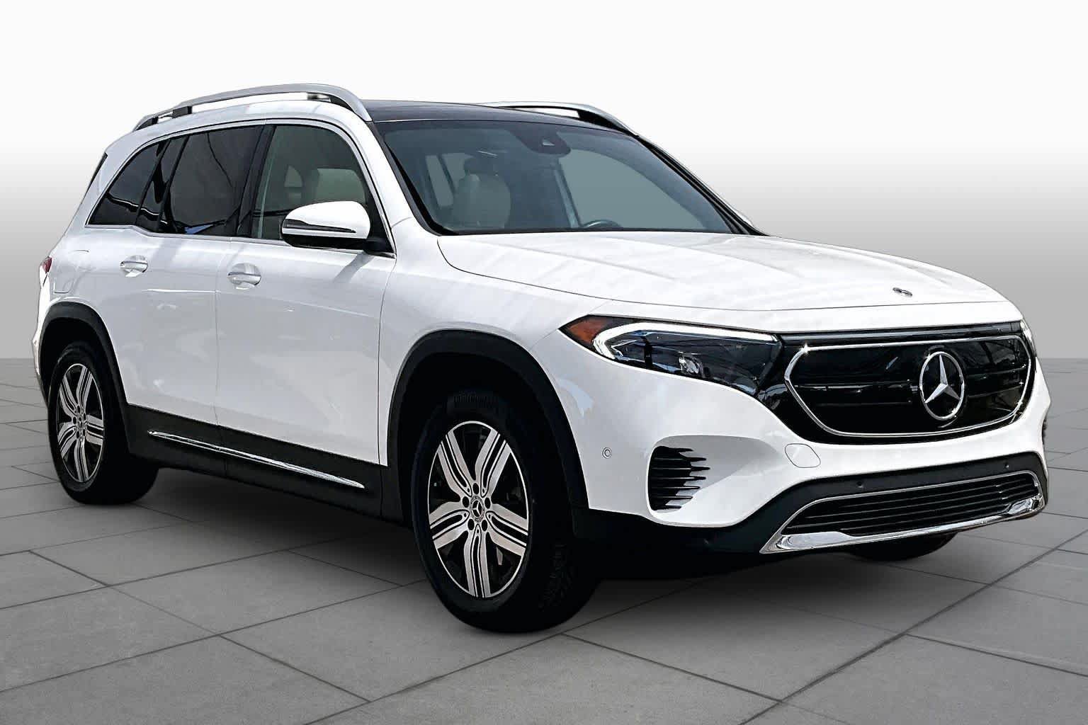 Certified 2023 Mercedes-Benz EQB 300 4MATIC w/ Exclusive Package image 2
