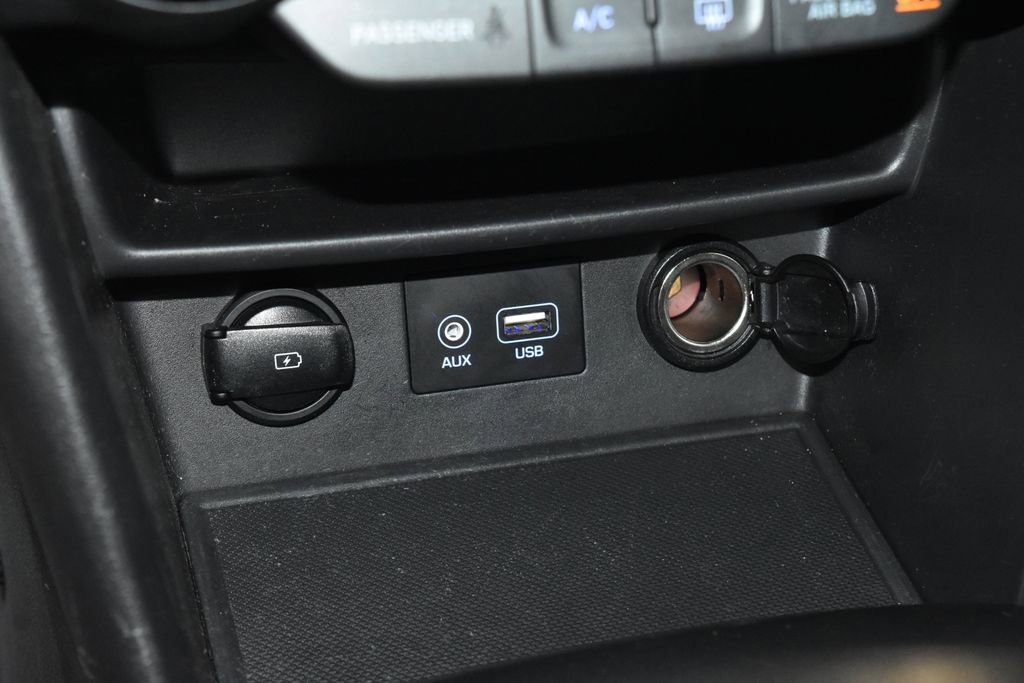 Used 2019 Hyundai Kona SE FWD image 13