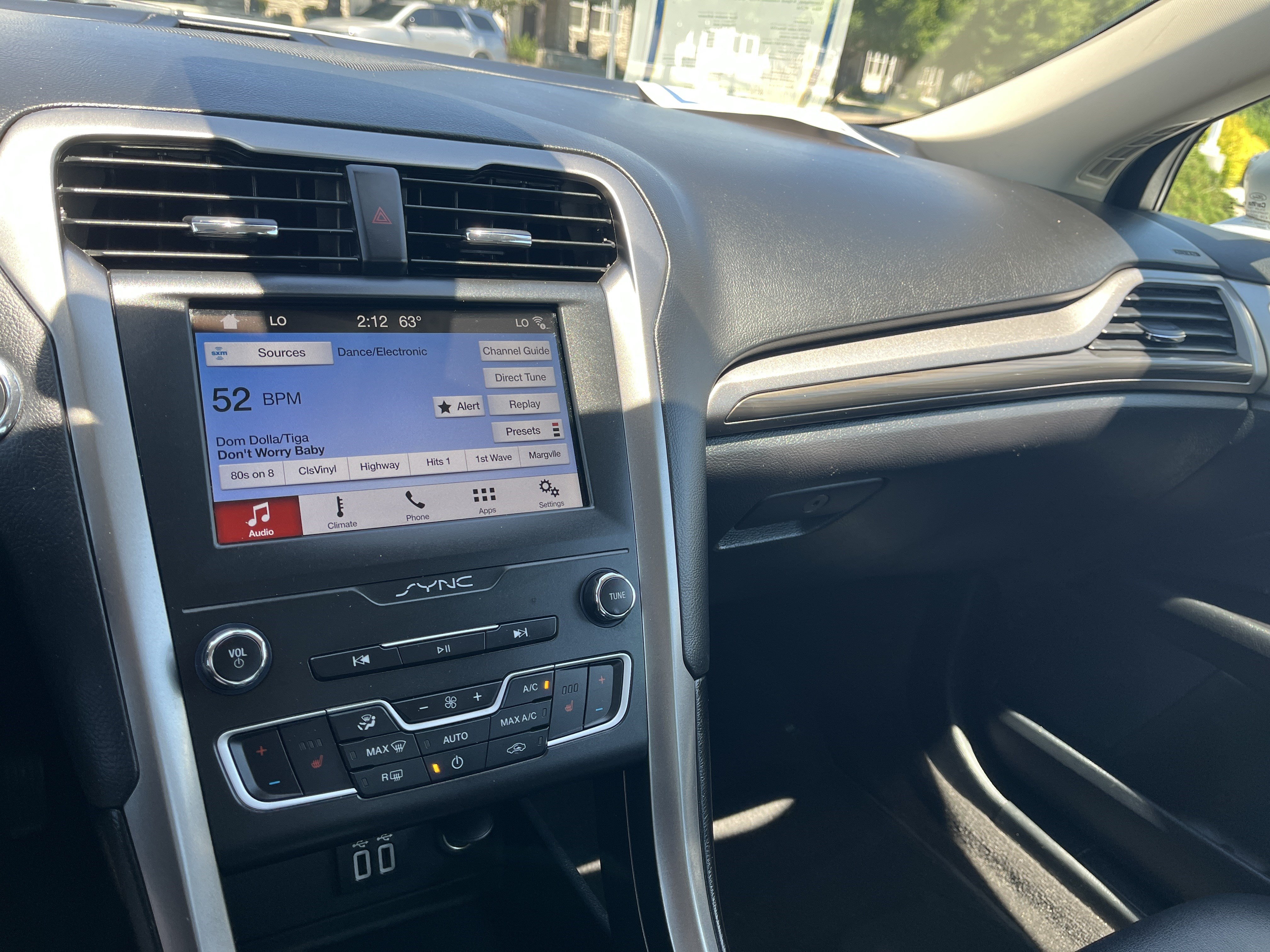 Used 2019 Ford Fusion SEL FWD image 13