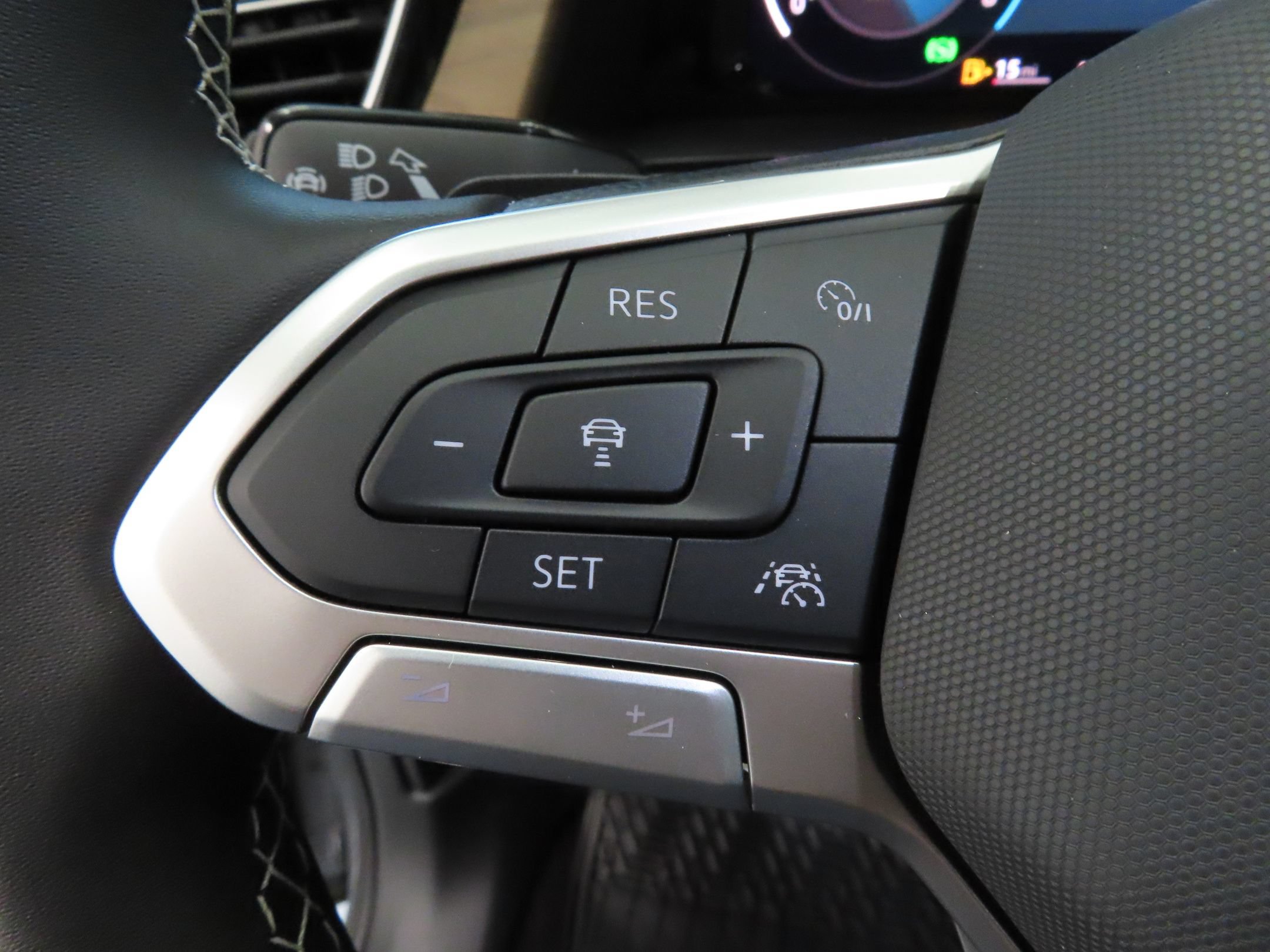 Certified 2026 Volkswagen Atlas SE FWD image 13