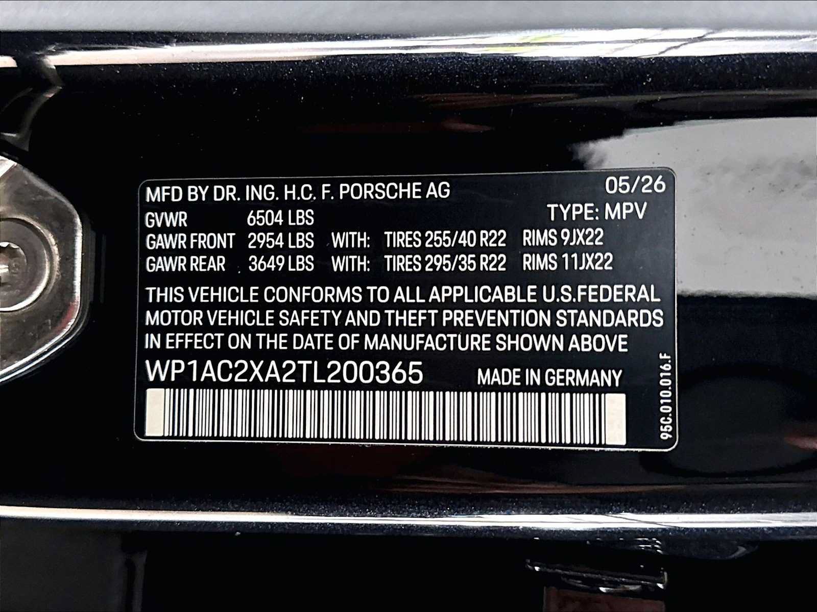 New 2026 Porsche Macan Turbo Electric AWD/4WD image 32