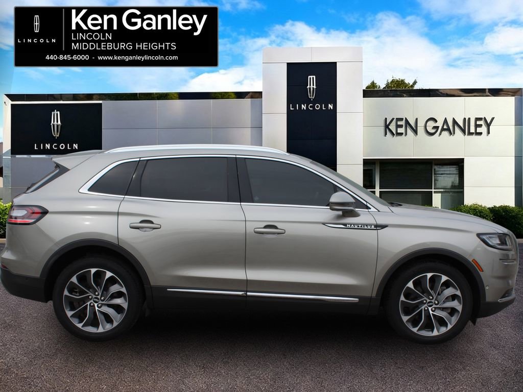 Used 2023 Lincoln Nautilus Reserve w/ Equipment Group 201A AWD/4WD image 8