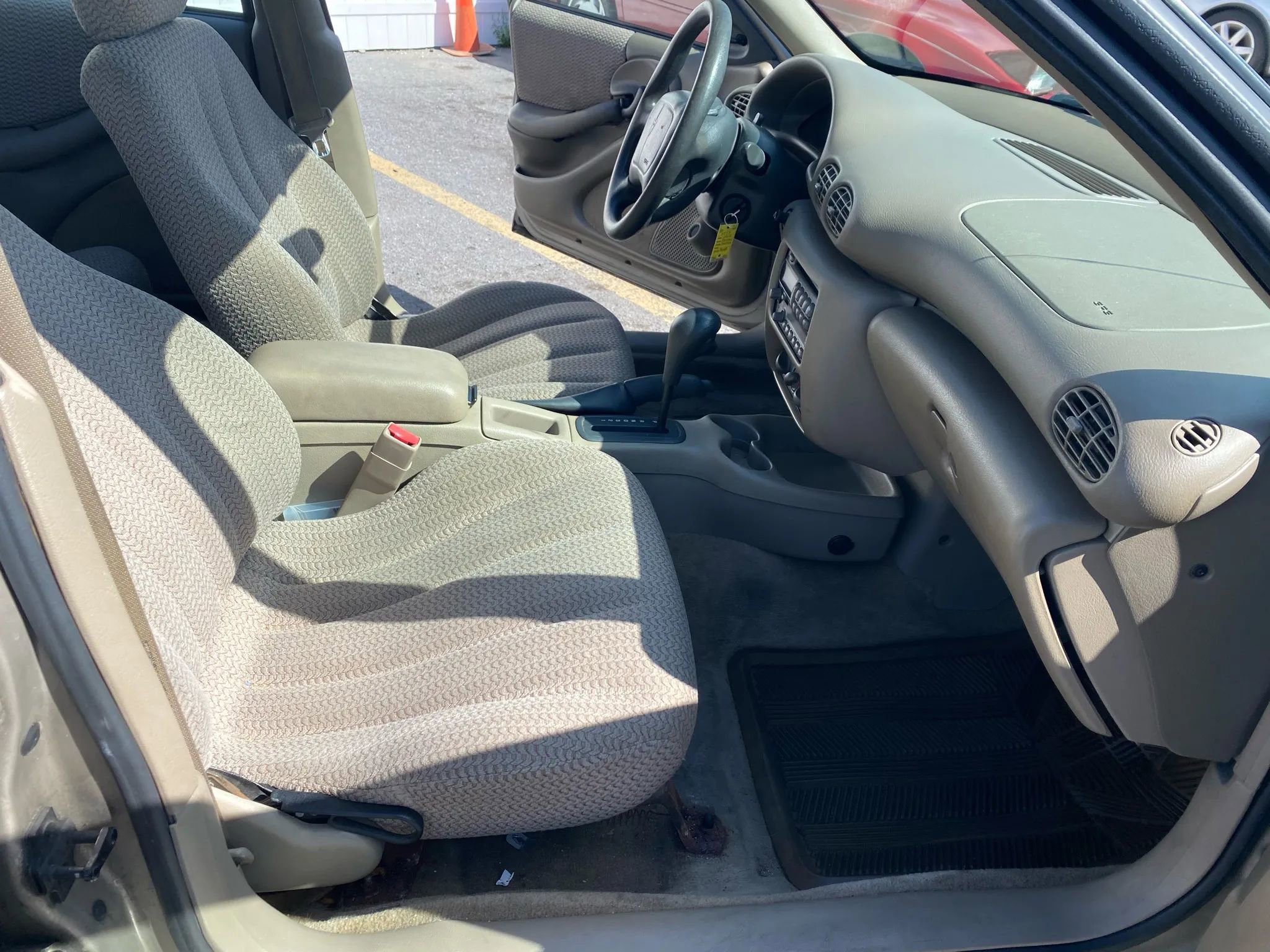 Used 2002 Pontiac Sunfire SE image 10