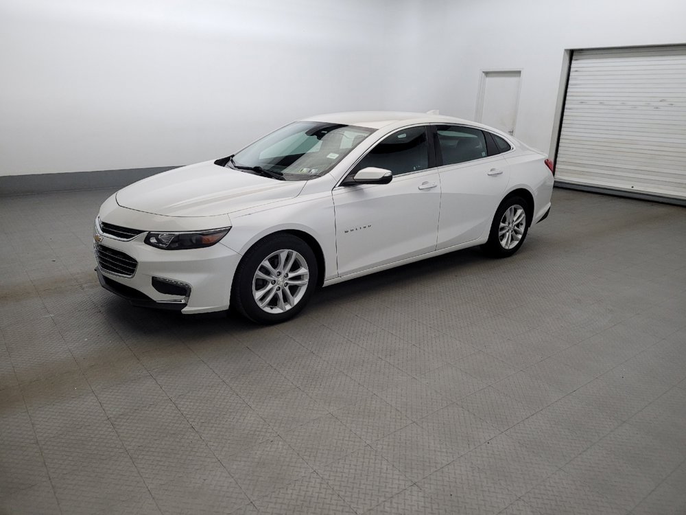 Used 2017 Chevrolet Malibu LT FWD image 2
