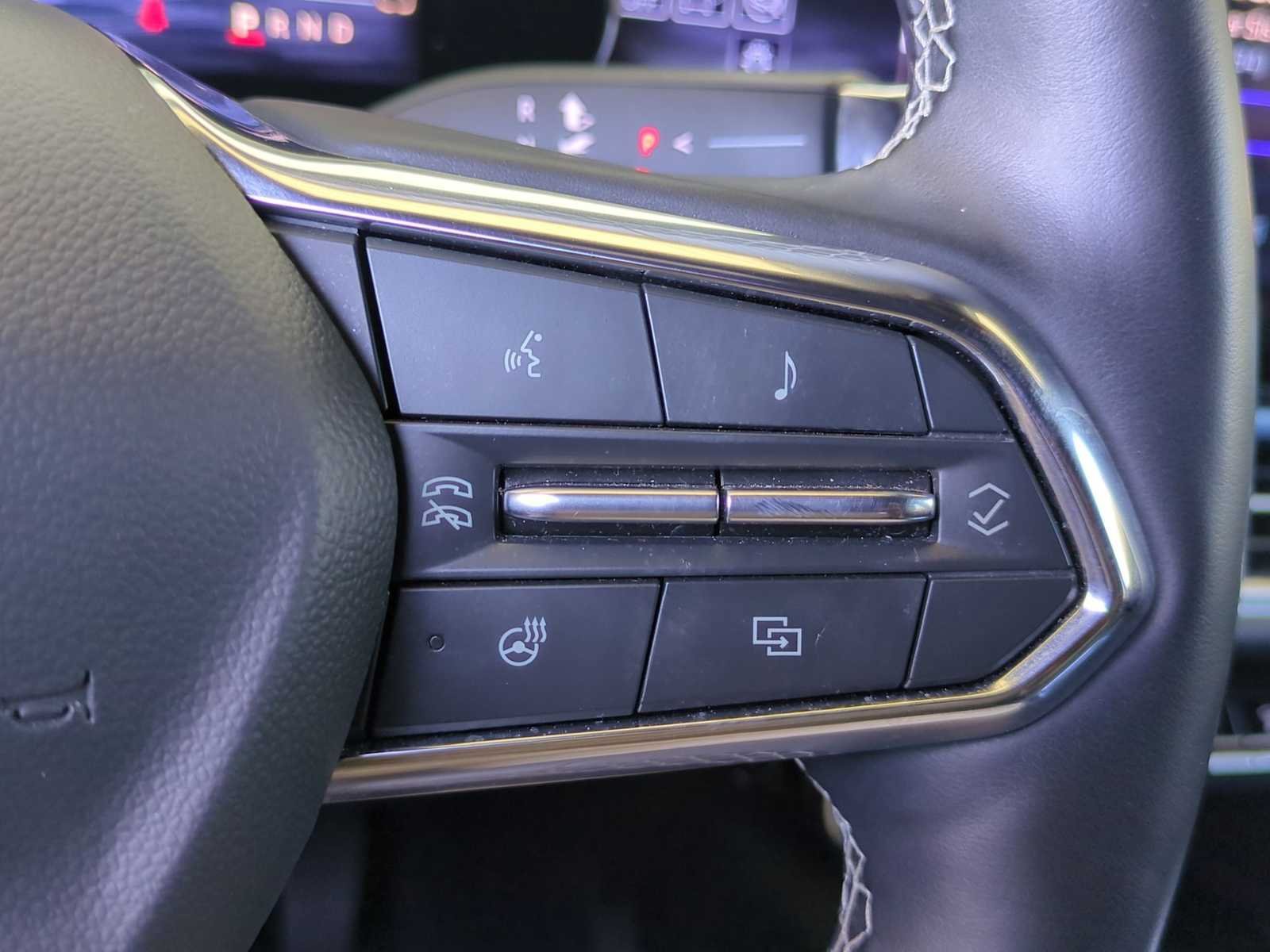 Used 2024 Chevrolet Equinox EV LT FWD image 16