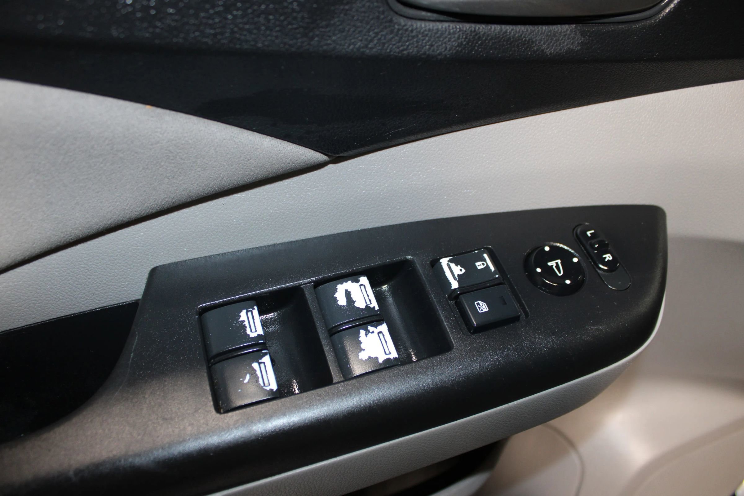 Used 2013 Honda CR-V EX image 9