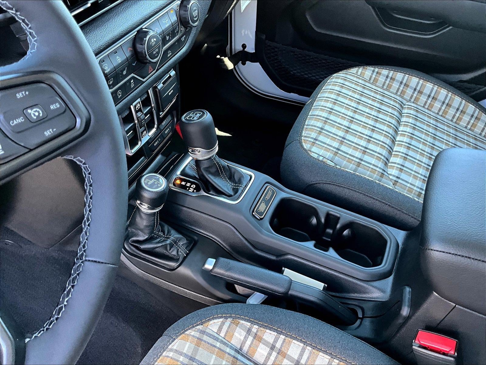 New 2026 Jeep Gladiator Sport AWD/4WD image 12