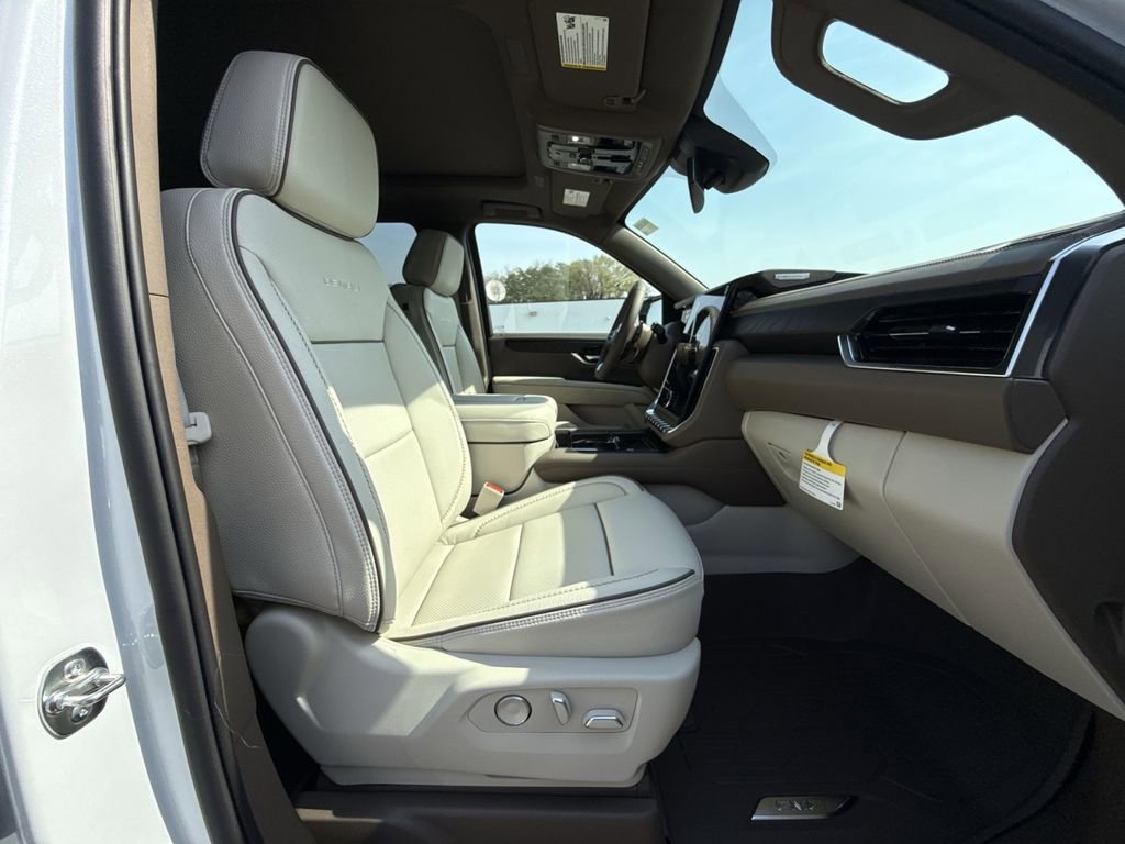 New 2026 GMC Yukon XL Denali w/ Sun & Power Step Package image 28