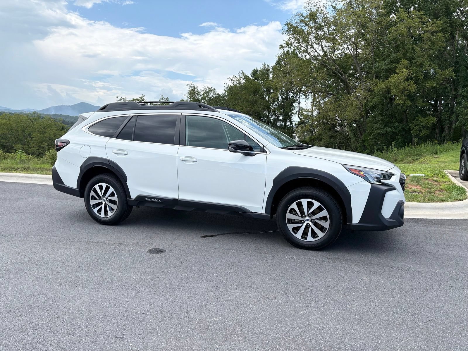 Certified 2024 Subaru Outback Premium AWD/4WD image 7