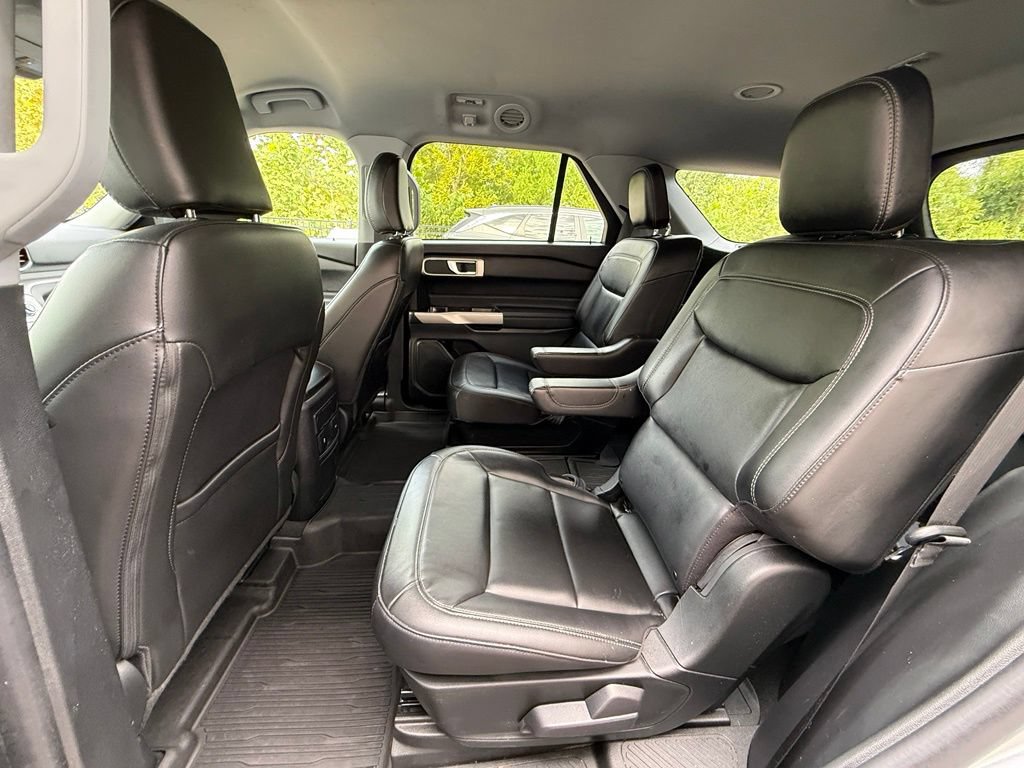 Used 2024 Ford Explorer XLT w/ Equipment Group 202A AWD/4WD image 35