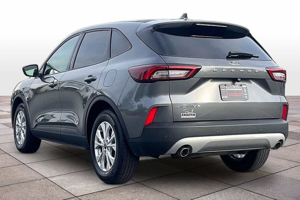 Certified 2025 Ford Escape Active w/ Tech Pack #1 FWD image 2