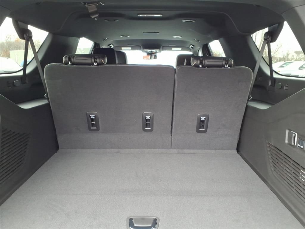 New 2026 Chevrolet Suburban Premier image 18