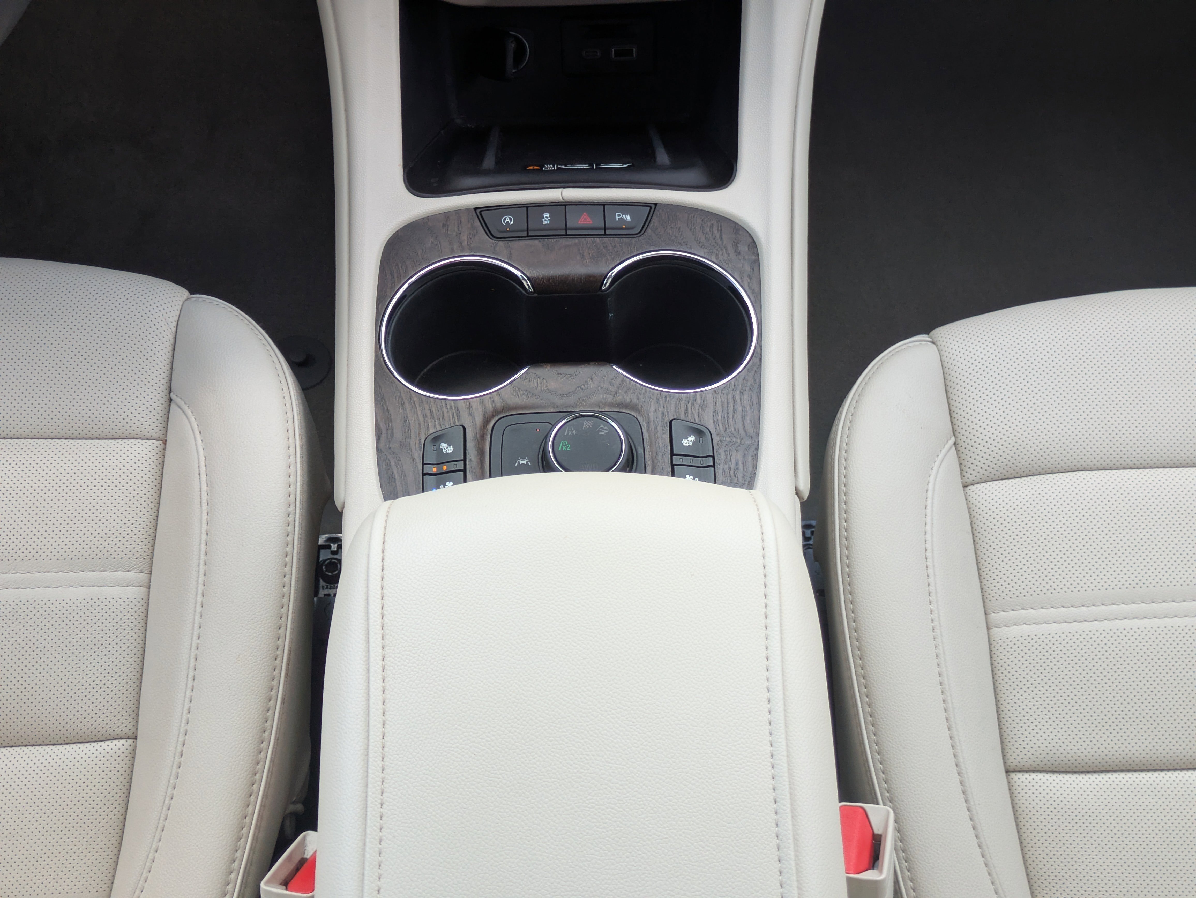 Used 2023 GMC Acadia Denali image 6