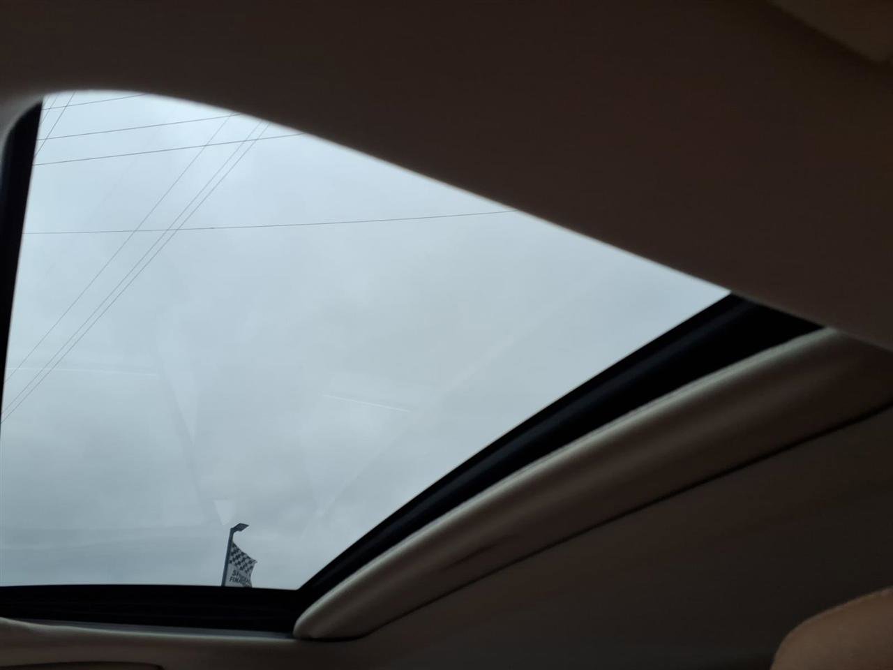 Used 2016 Lexus ES 350 w/ Premium Package w/Wood Trim image 8