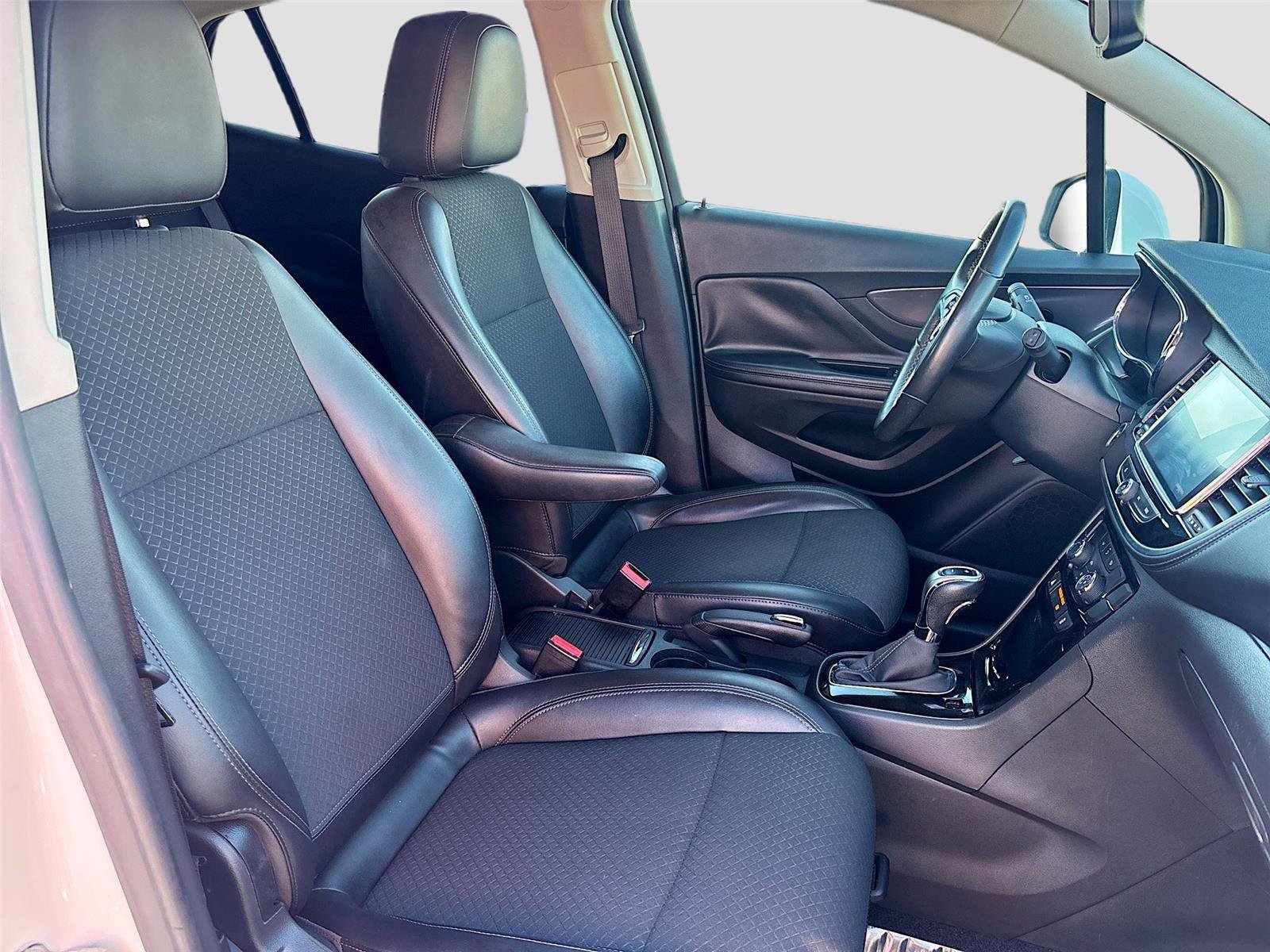 Used 2019 Buick Encore Preferred image 27