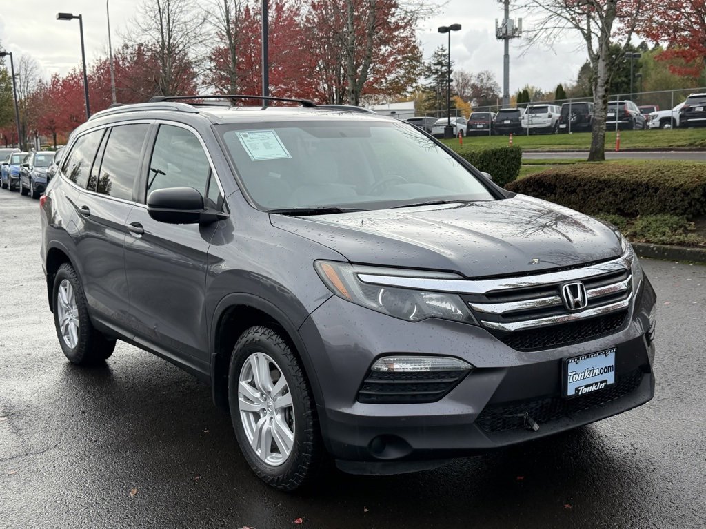 Used 2016 Honda Pilot LX image 2