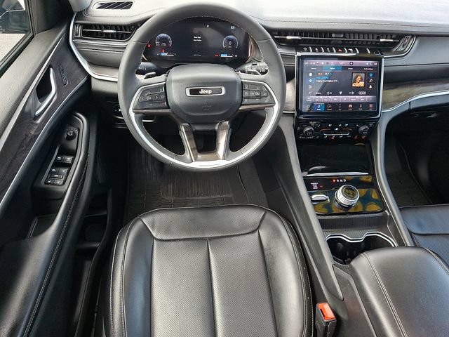 Used 2023 Jeep Grand Cherokee L Limited w/ Luxury Tech Group II AWD/4WD image 11