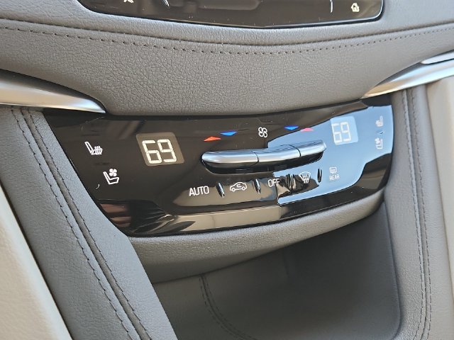 New 2026 Cadillac XT5 Premium Luxury w/ Driver Assist Package AWD/4WD image 17