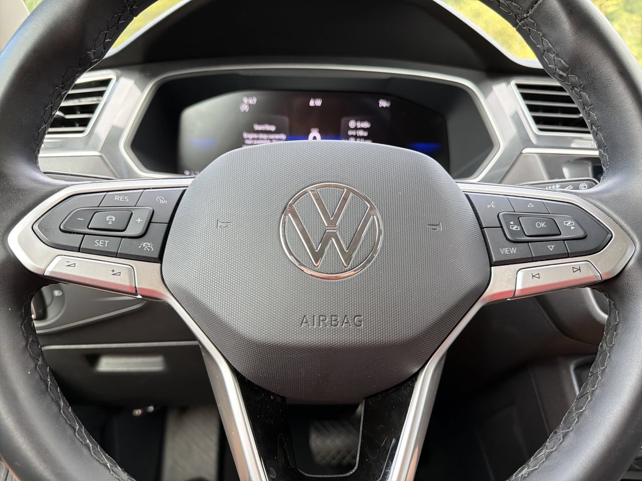 Used 2024 Volkswagen Tiguan SE FWD image 9