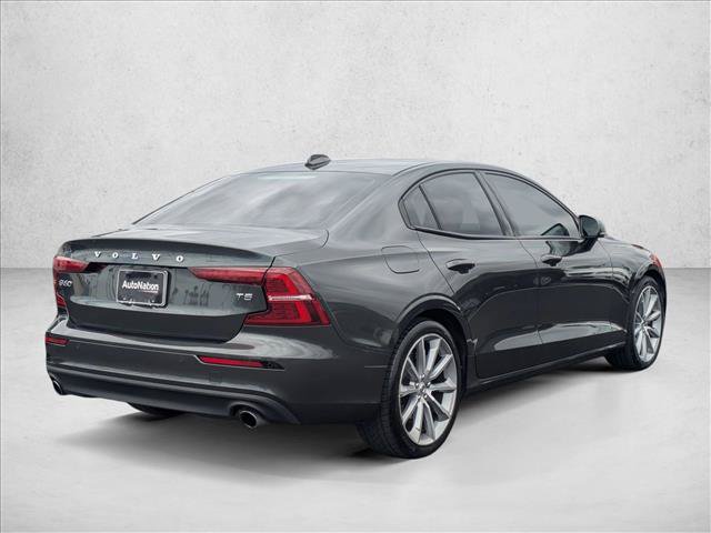 Used 2021 Volvo S60 T5 Momentum FWD image 5