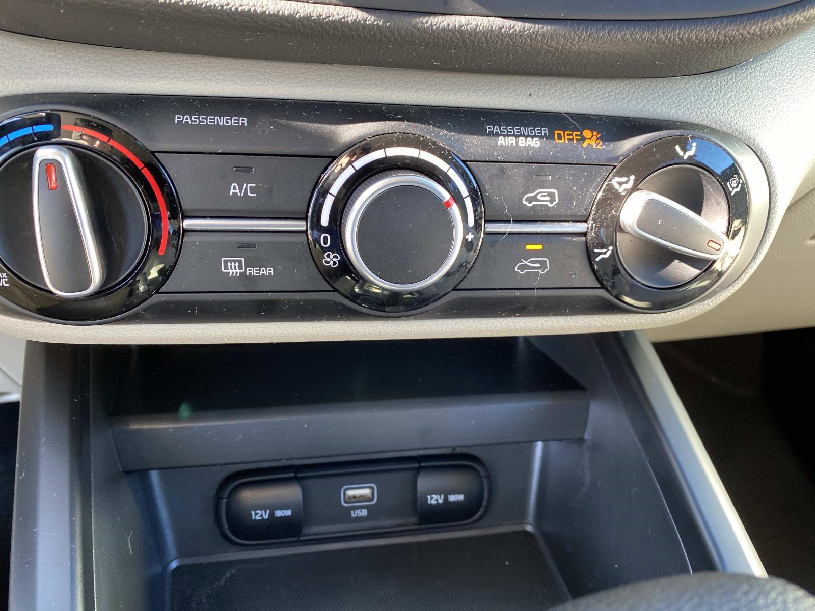 Used 2025 Kia Soul LX image 13