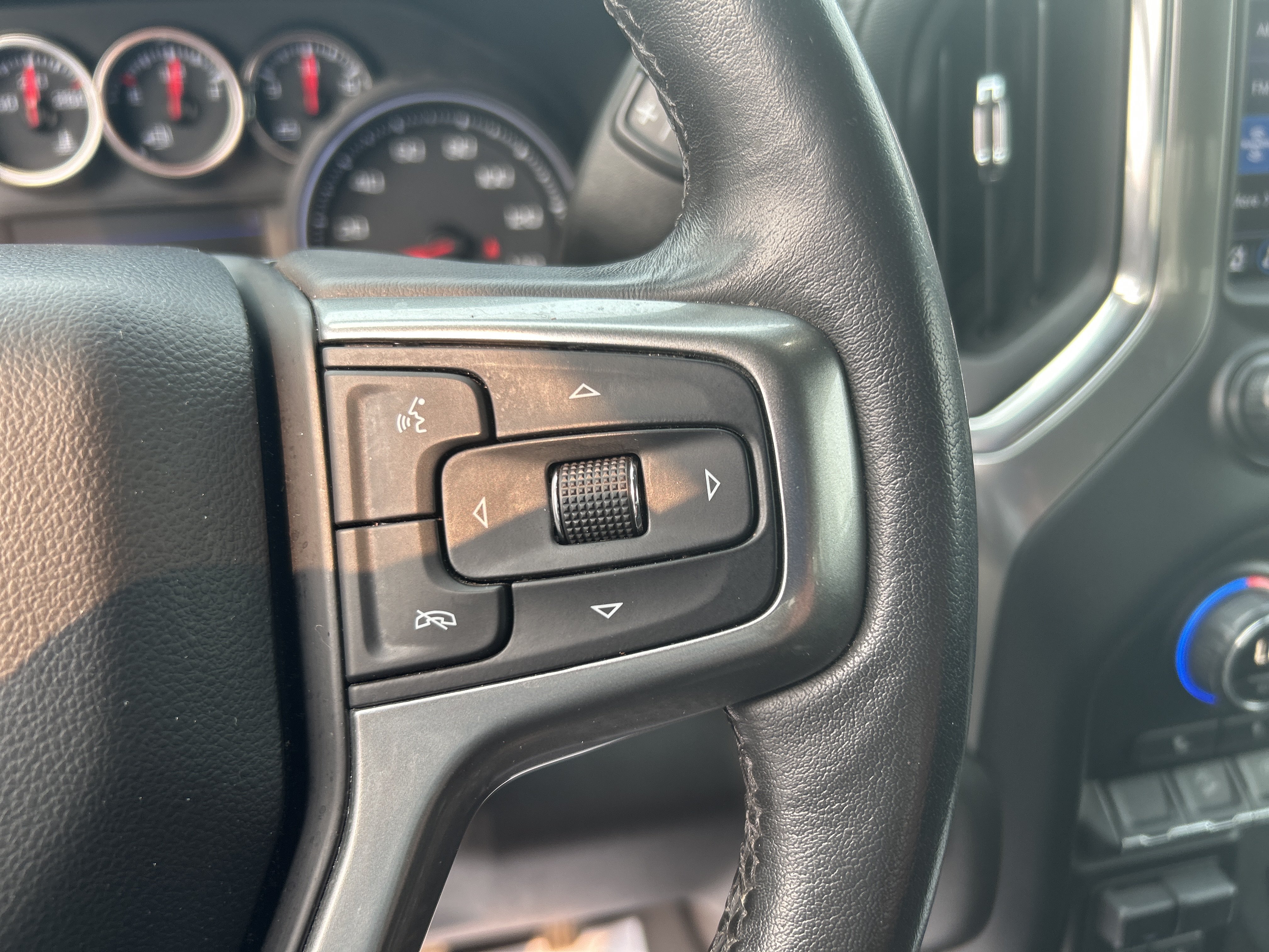 Used 2019 Chevrolet Silverado 1500 LT w/ All-Star Edition AWD/4WD image 22