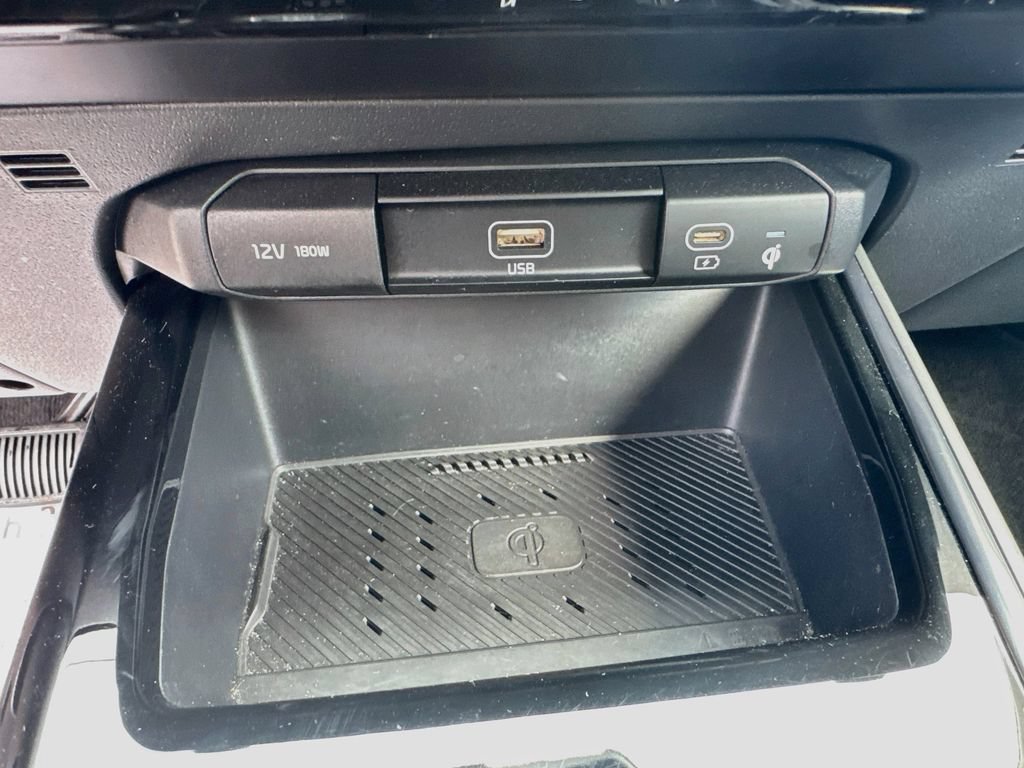 Certified 2023 Kia Niro Wind w/ Wind Preserve Package FWD image 36