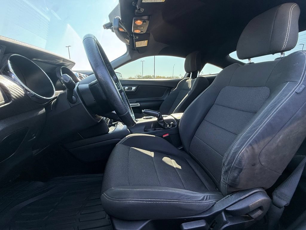 Used 2017 Ford Mustang Coupe RWD image 20
