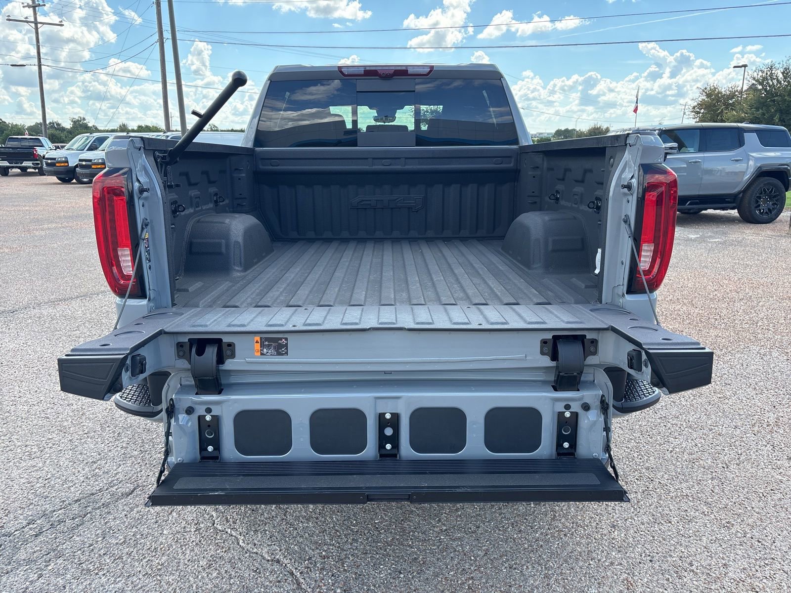 New 2024 GMC Sierra 1500 AT4 w/ Technology Package image 20
